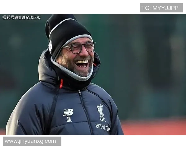 足球明星倒钩动作展现激情与力量的男士头像设计创意分享