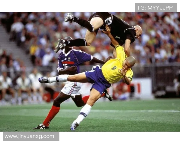 德国足球明星众多他们的传奇故事与成就让人瞩目 德国足球明星众多他们的传奇故事与成就让人瞩目