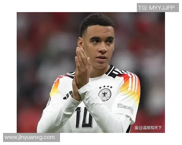 穆西亚拉的崛起之路:从青训小将到足球场上的耀眼明星 穆西亚拉的崛起之路:从青训小将到足球场上的耀眼明星